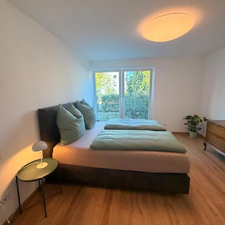 Sunny - Gemuetlich, Zentral Mit Terasse, 6 Personen *