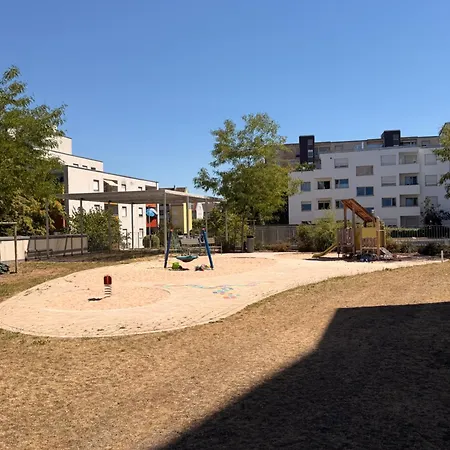 Sunny - Gemuetlich, Zentral Mit Terasse, 6 Personen